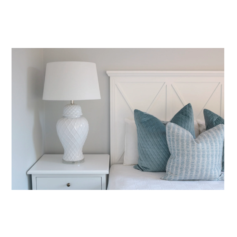 Bay Water Modern White Vase Table Lamp